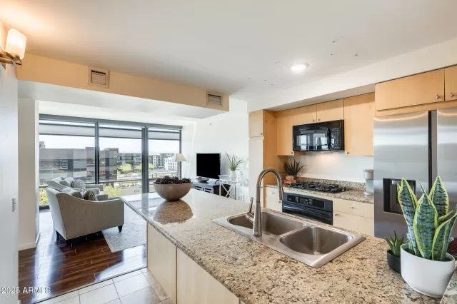 MLS: 6904388 Condo For Sale