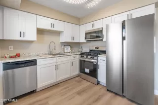 Photo #6: 6904585 Listing 