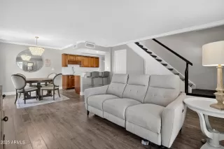 Photo #6: 6904830 Listing 