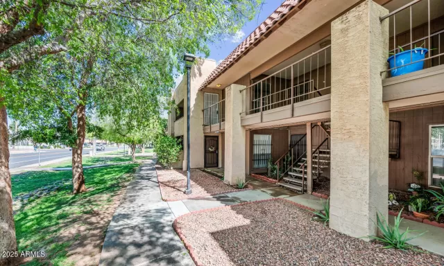 MLS: 6904879 Condo For Sale