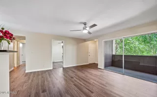 Photo #3: 6904879 Listing