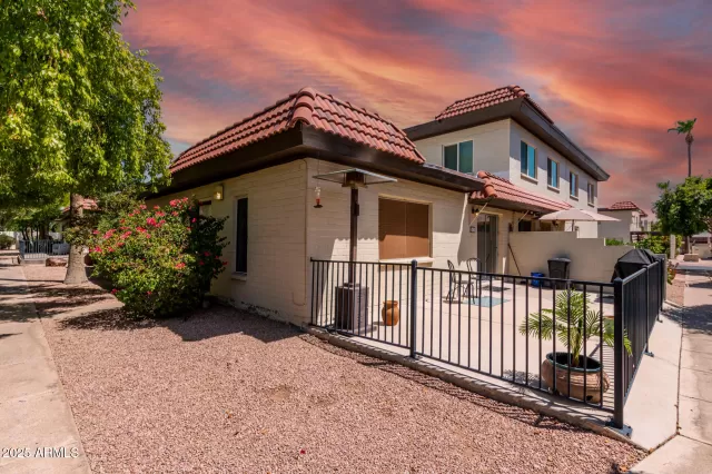 MLS: 6904945 Condo For Sale