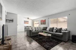 Photo #2: 6904945 Listing