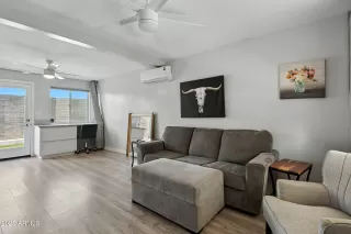 Photo #4: 6905366 Listing