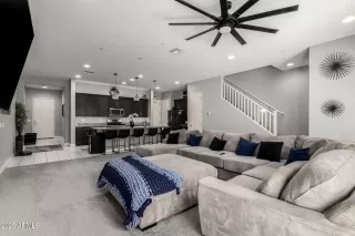 Photo #3: 6905392 Listing 