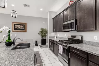 Photo #6: 6905392 Listing 