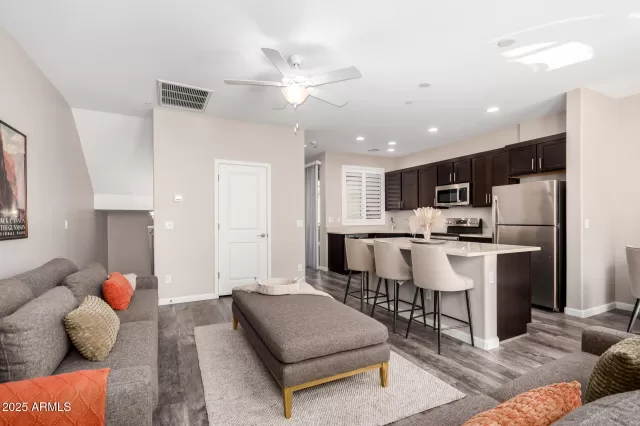 MLS: 6905426 Condo For Sale