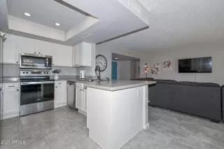 Photo #2: 6905433 Listing