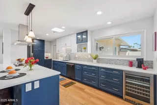 Photo #2: 6905588 Listing 