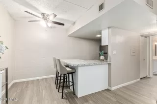 Photo #5: 6905601 Listing 