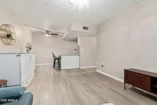 Photo #6: 6905601 Listing 