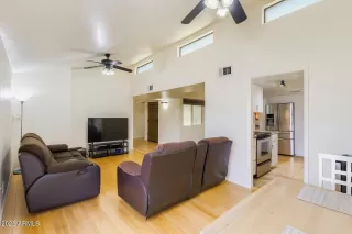 Photo #2: 6905625 Listing