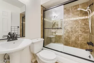 Photo #6: 6905625 Listing