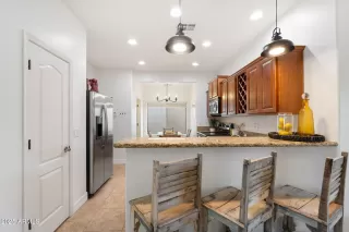 Photo #4: 6905645 Listing