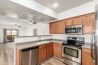 Photo #4: 6905660 Listing