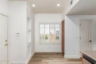 Photo #5: 6905660 Listing