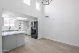 Photo #6: 6905799 Listing 