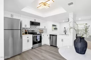 Photo #6: 6905822 Listing 