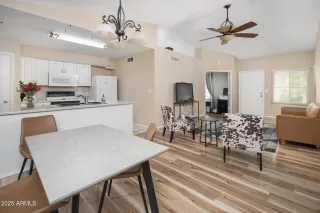 Photo #5: 6905828 Listing 