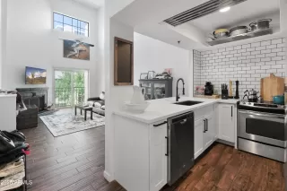 Photo #4: 6905840 Listing 