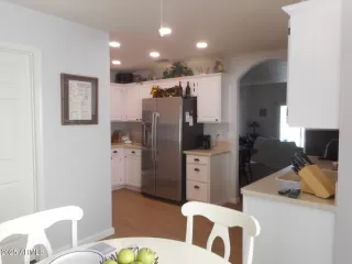 Photo #4: 6905857 Listing 