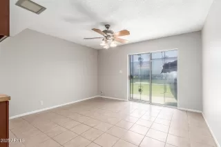 Photo #4: 6905950 Listing