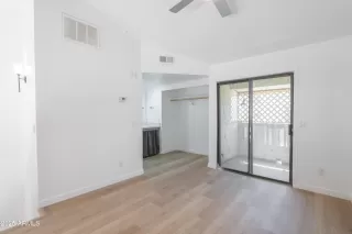 Photo #4: 6905969 Listing 