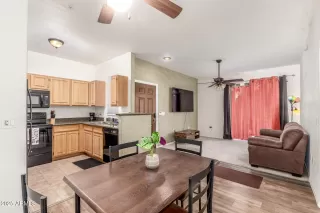 Photo #6: 6906080 Listing 