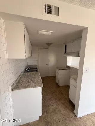 Photo #5: 6906159 Listing 