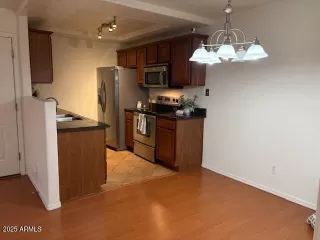 Photo #5: 6906205 Listing 