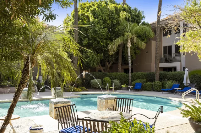 MLS: 6906222 Condo For Sale