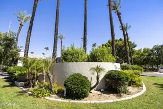 Photo #2: 6906222 Listing 