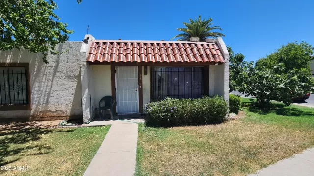 MLS: 6906289 Condo For Sale