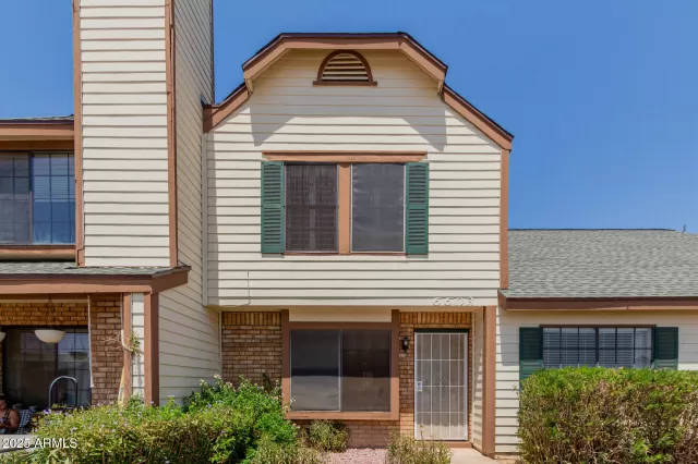 MLS: 6906303 Condo For Sale