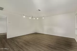 Photo #4: 6906336 Listing