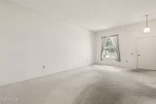 Photo #4: 6906361 Listing 