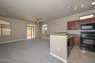 Photo #6: 6906373 Listing 