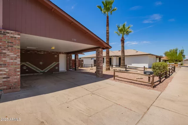 MLS: 6906432 Condo For Sale