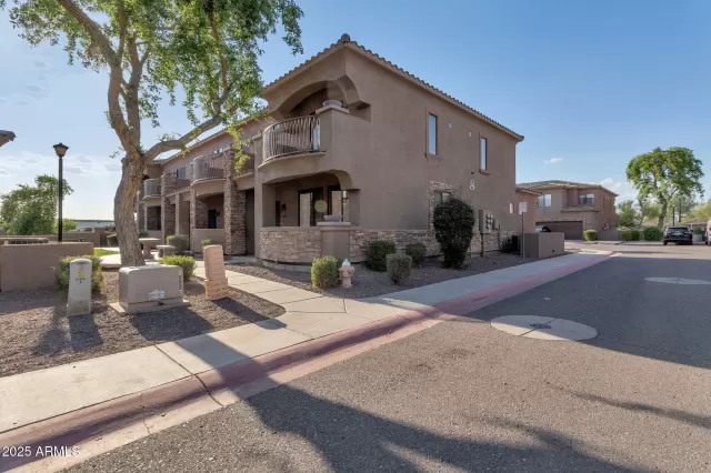 MLS: 6906439 Condo For Sale