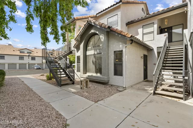 MLS: 6906485 Condo For Sale