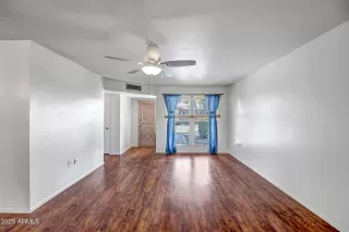 Photo #3: 6906500 Listing