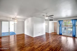 Photo #5: 6906500 Listing