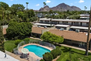 Photo #2: 6906518 Listing