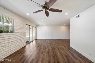 Photo #4: 6906518 Listing