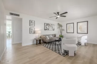 Photo #5: 6906557 Listing