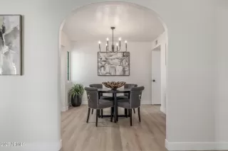 Photo #6: 6906557 Listing