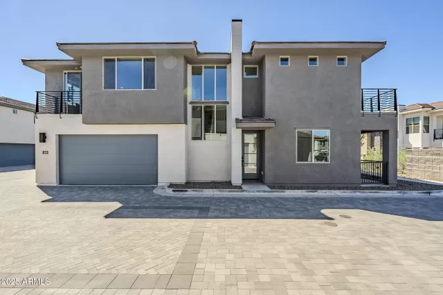 MLS: 6906576 Condo For Sale