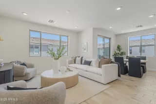 Photo #6: 6906576 Listing 