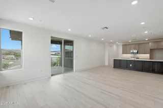 Photo #3: 6906598 Listing 