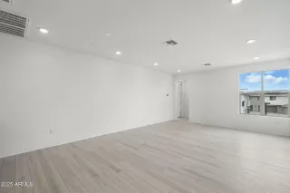 Photo #4: 6906598 Listing 